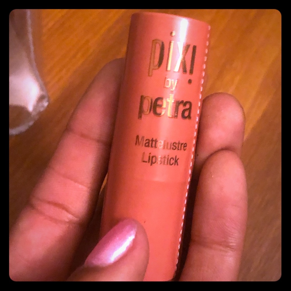 Pixie by Petra Mattelustre lipstick